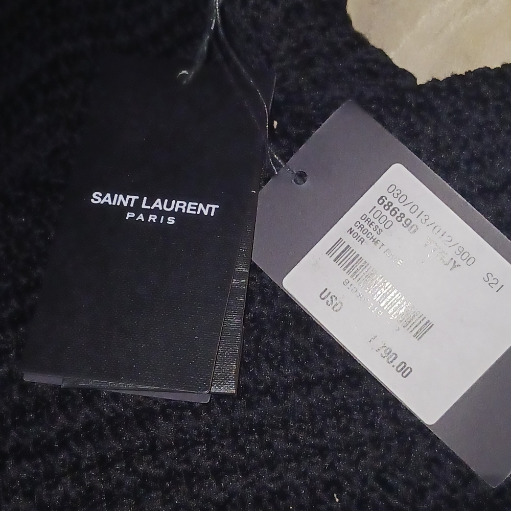 Clothes - Picture 4 of 4
